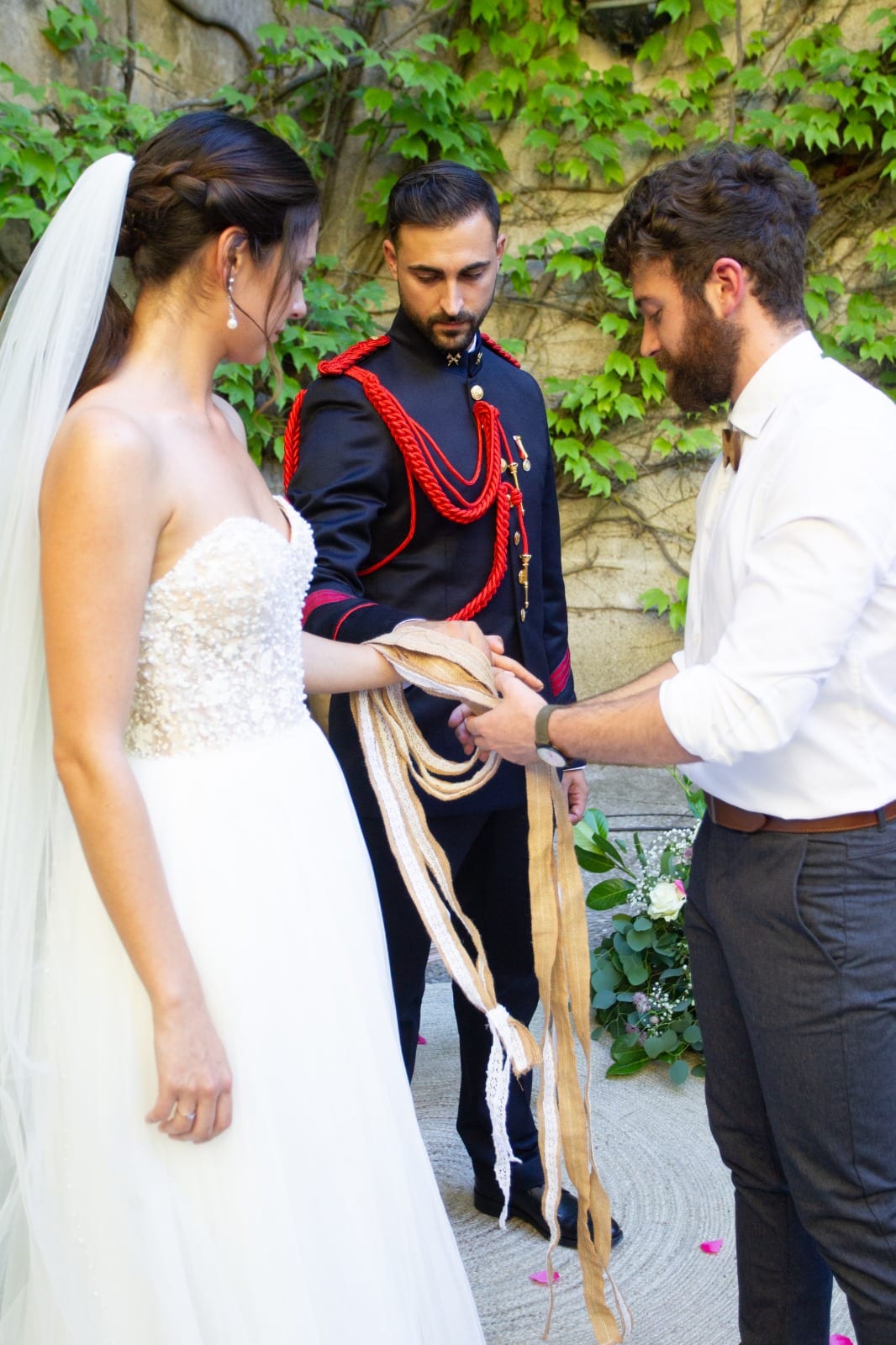 Ritual del entrelazado de las manos